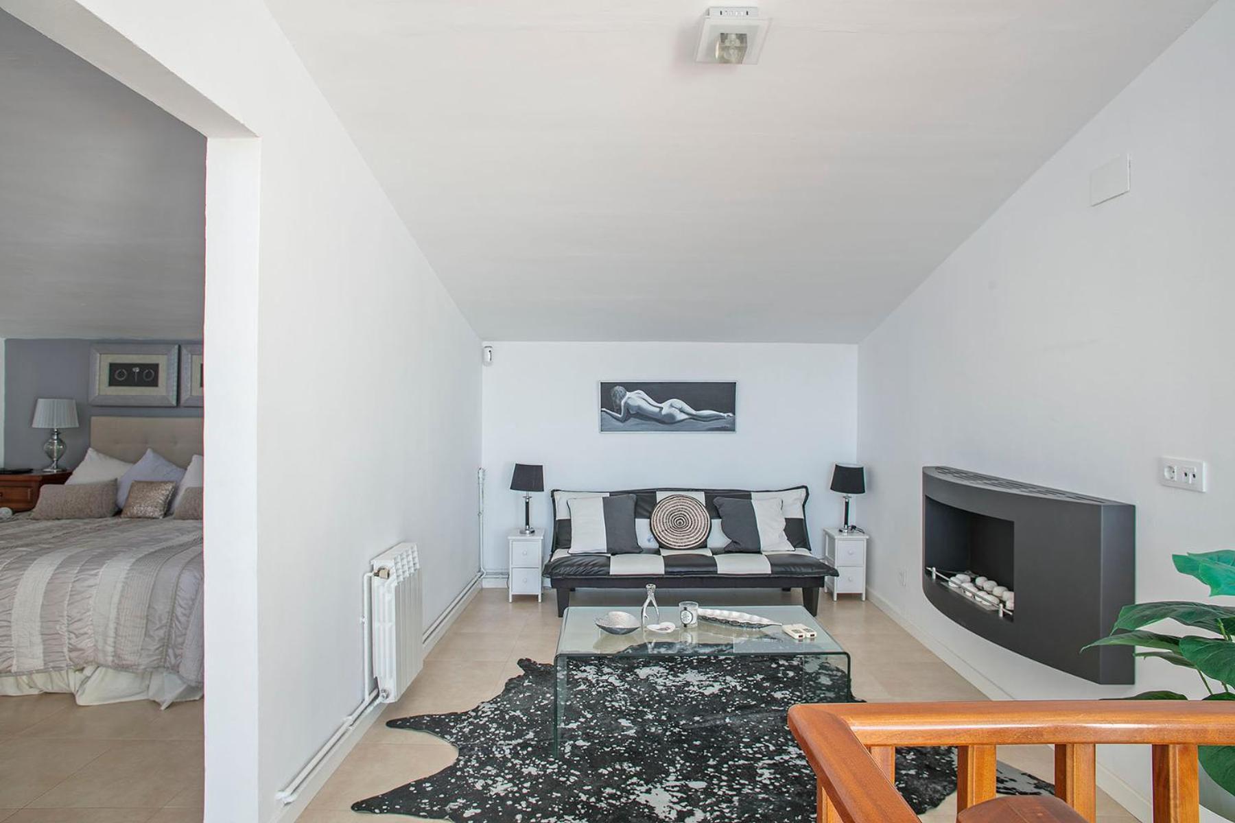 House With Amazing Views , Overlooking The Festival Town Of Vakantiehuis