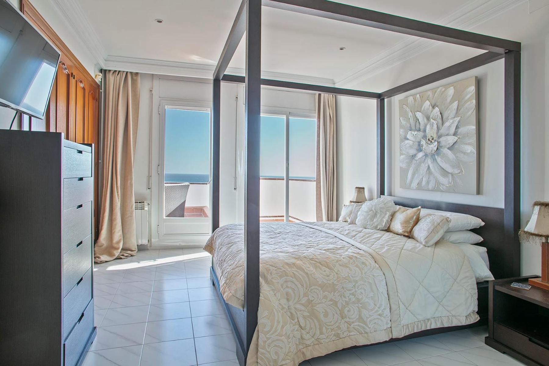 House With Amazing Views , Overlooking The Festival Town Of Vakantiehuis Sitges