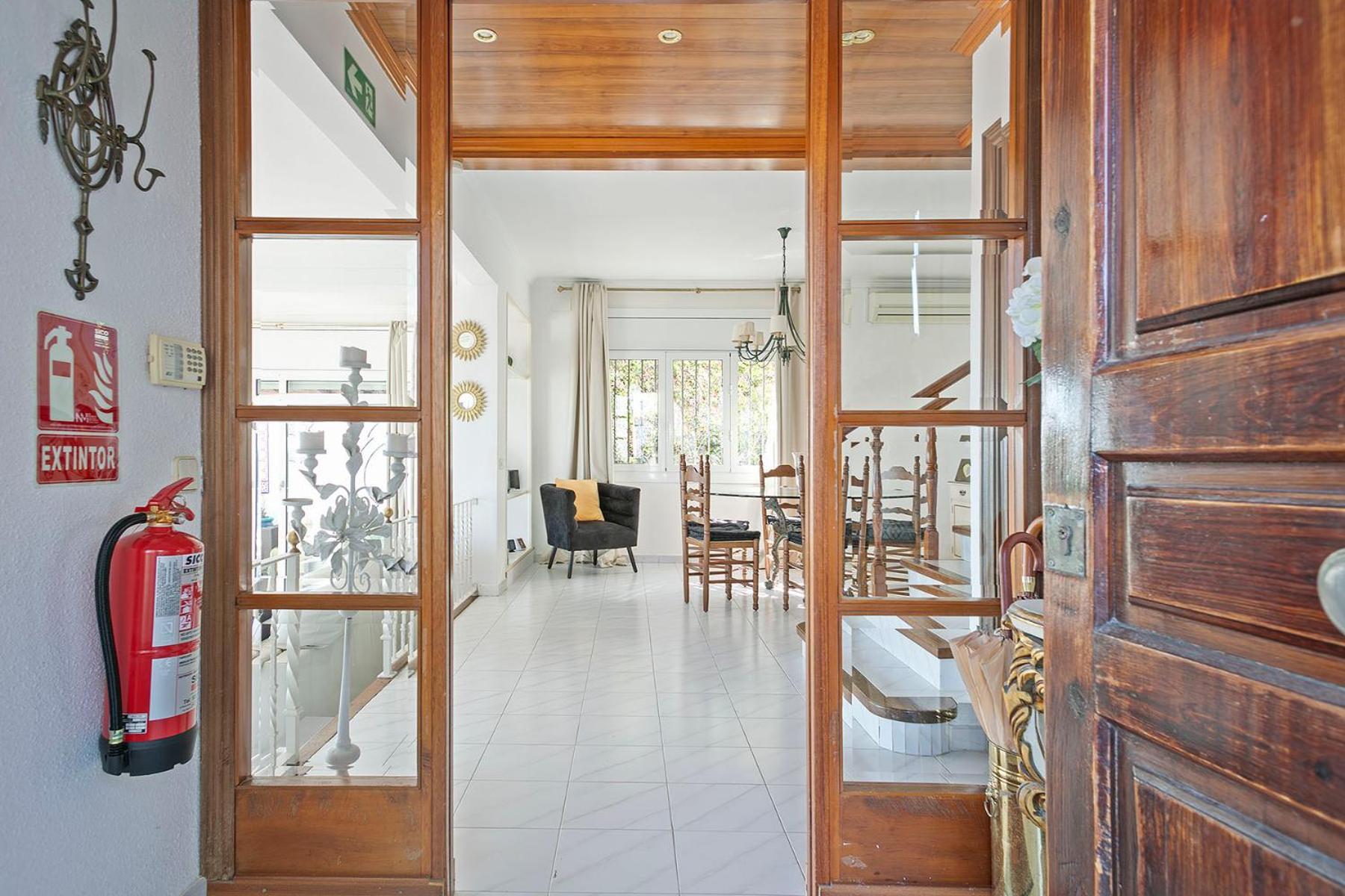 House With Amazing Views , Overlooking The Festival Town Of Vakantiehuis Sitges