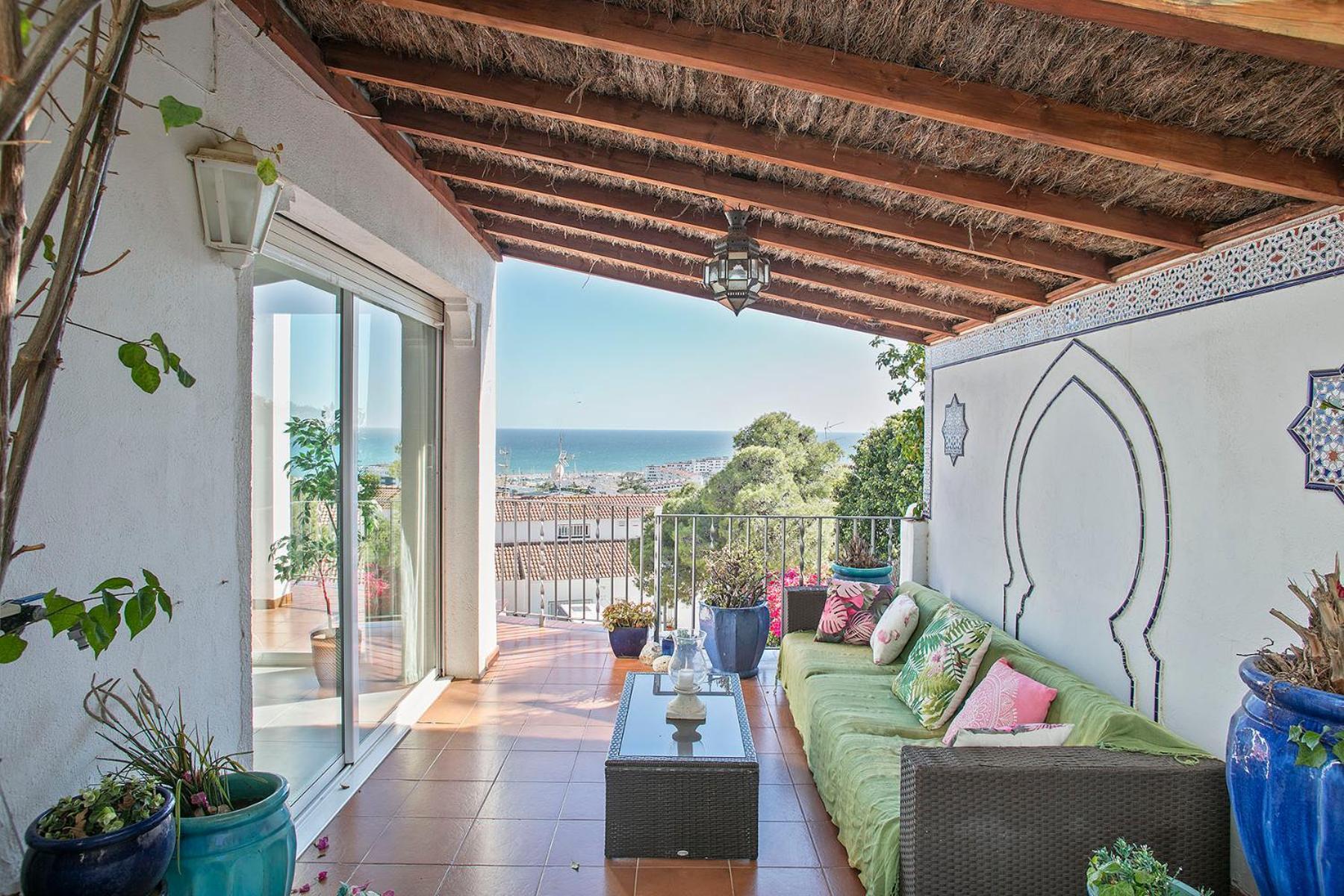 Vakantiehuis House With Amazing Views , Overlooking The Festival Town Of *